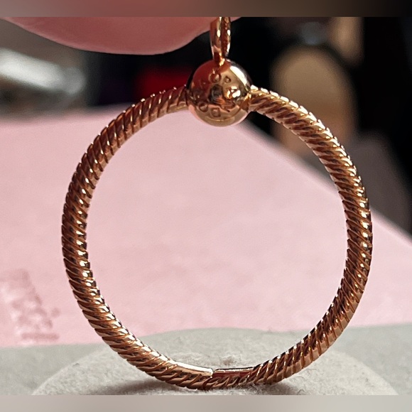 Pandora Moments Medium O Pendant Rose Gold - Picture 4 of 10
